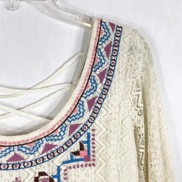 Flying Tomato Medium Dress Mini Embroidered Lace Lined White Boho CrissCross - Picture 3 of 3